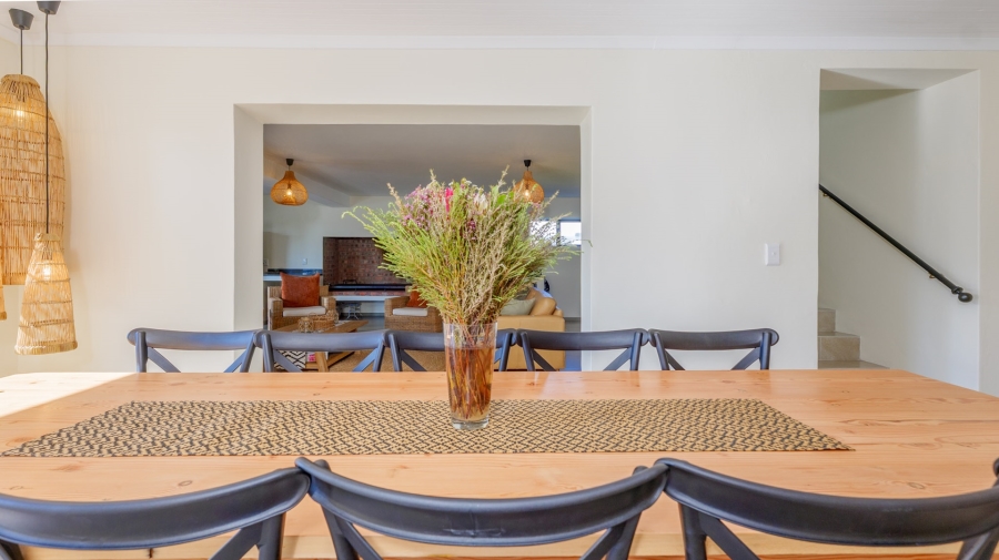 4 Bedroom Property for Sale in Struisbaai Western Cape